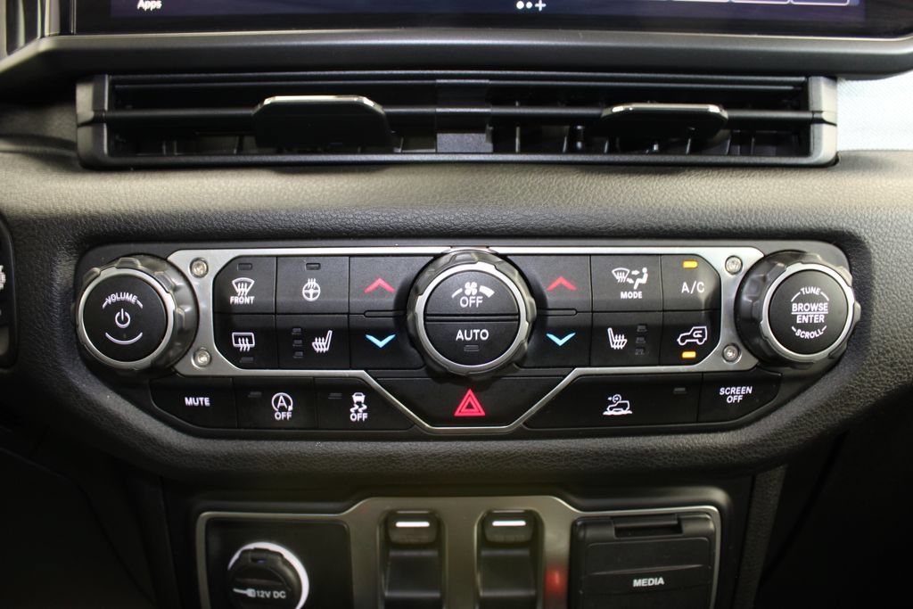 Used 2024 Jeep Wrangler Sport AWD/4WD image 15