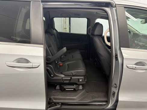 Used 2025 Honda Odyssey EX-L image 17