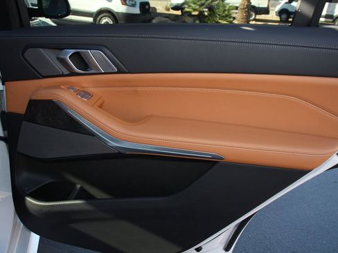 Used 2023 BMW X7 xDrive40i w/ M Sport Package image 25