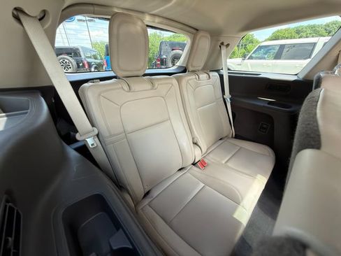 Used 2023 Lincoln Aviator Reserve w/ Equipment Group 201A RWD image 11
