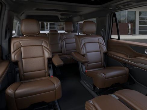 New 2026 Lincoln Navigator L Reserve AWD/4WD image 11