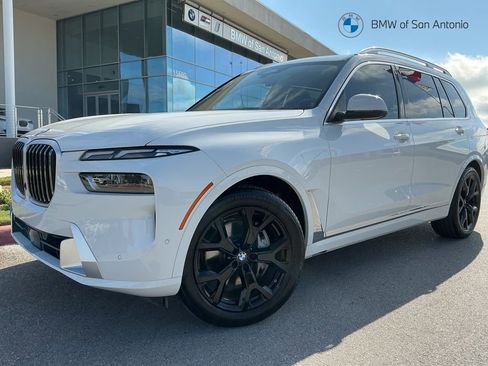Certified 2025 BMW X7 xDrive40i w/ Premium Package image 1