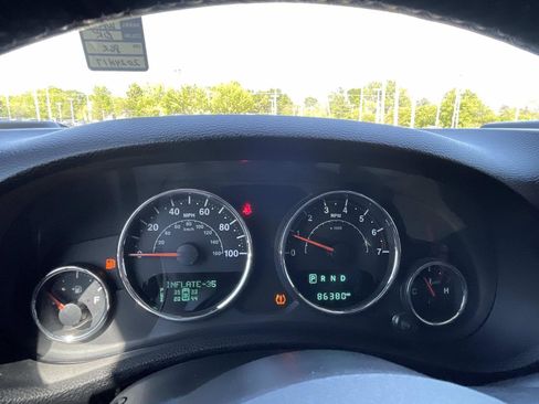 Used 2017 Jeep Wrangler Unlimited Sahara AWD/4WD image 17
