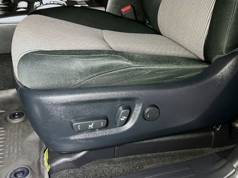 Used 2018 Toyota 4Runner SR5 image 16