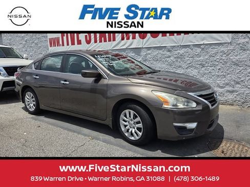 Used 2014 Nissan Altima 2.5 S w/ Display Audio Package FWD image 1