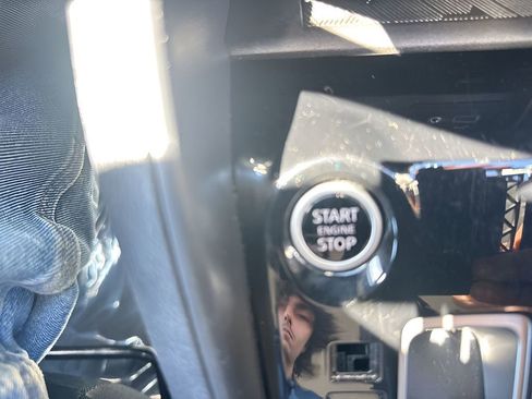 Used 2025 Nissan Versa SV image 16