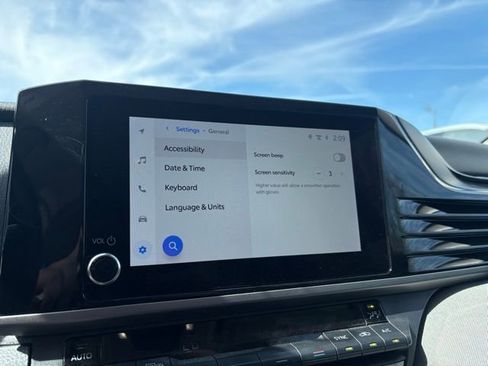 Used 2025 Toyota Camry LE image 15