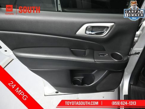 Used 2020 Nissan Pathfinder S AWD/4WD image 22