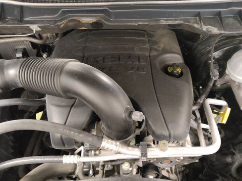 Used 2019 RAM 1500 Classic SLT image 30