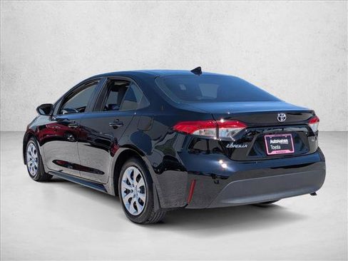 Used 2025 Toyota Corolla LE FWD image 8