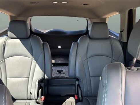 Used 2021 Buick Enclave Essence w/ Sound and Sites Package image 20