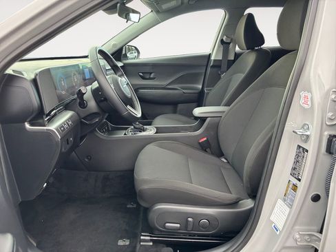 Used 2025 Hyundai Kona SEL image 16