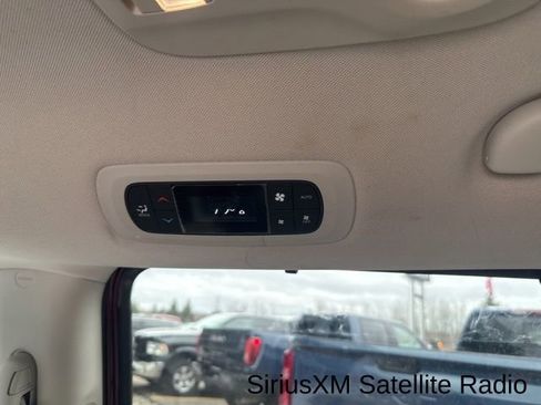 Used 2018 Chrysler Pacifica Touring-L Plus image 21