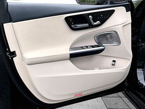Certified 2023 Mercedes-Benz C 300 4MATIC Sedan image 23