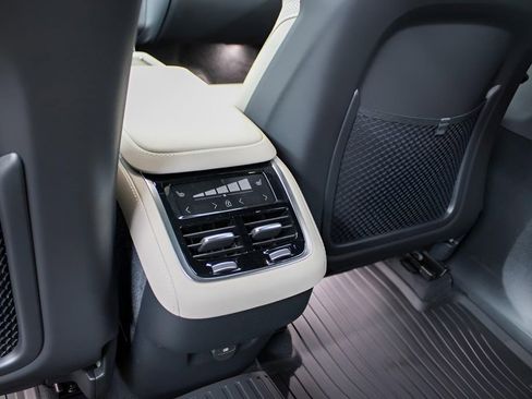 New 2026 Volvo XC90 B6 Plus w/ Protection Package Premier image 12