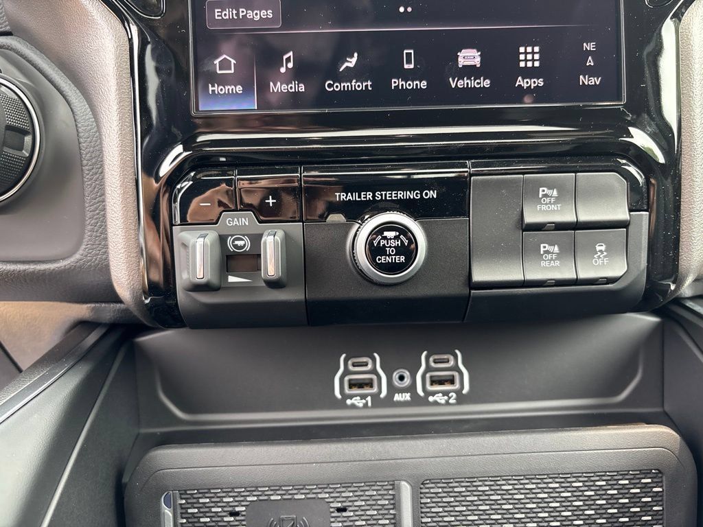 New 2026 RAM 1500 Big Horn AWD/4WD image 14