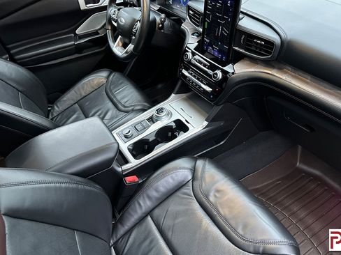 Used 2022 Ford Explorer Platinum w/ Equipment Group 601A image 21