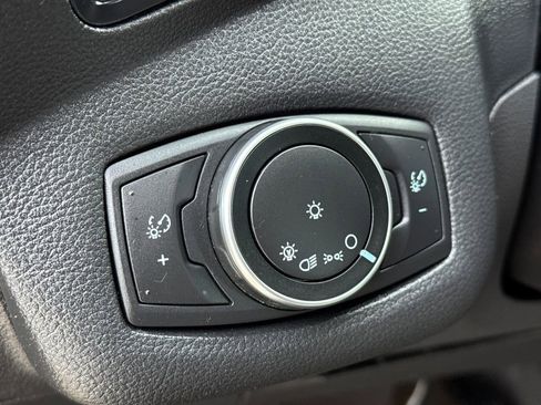 Used 2017 Ford C-MAX SE image 23