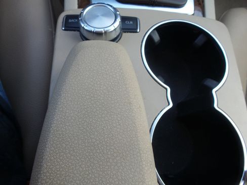 Used 2013 Mercedes-Benz C 250 Sport image 44