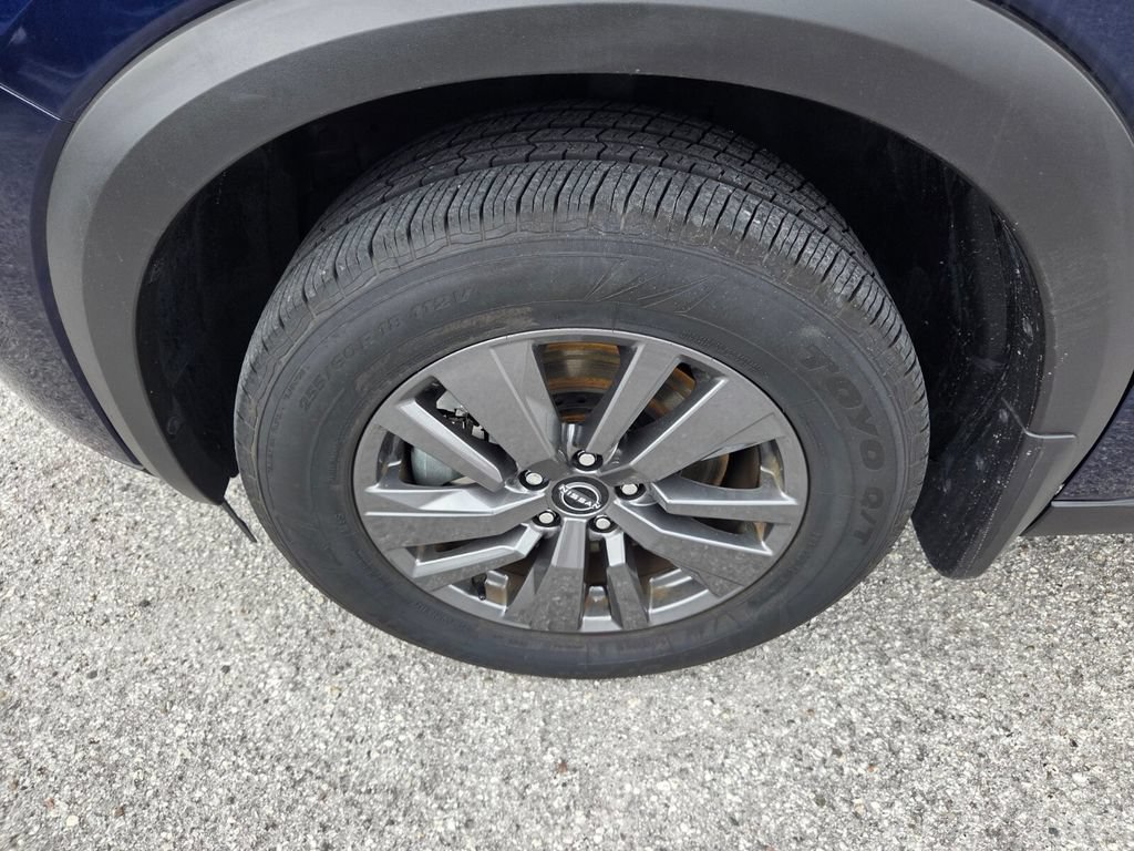 Used 2022 Nissan Pathfinder S FWD image 19