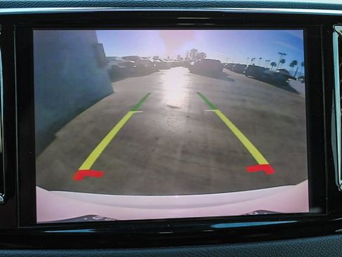 Used 2022 Chrysler Pacifica Touring-L image 23