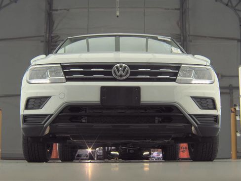 Used 2020 Volkswagen Tiguan SE w/ Panoramic Sunroof Package AWD/4WD image 7