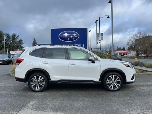 Certified 2023 Subaru Forester Limited image 9