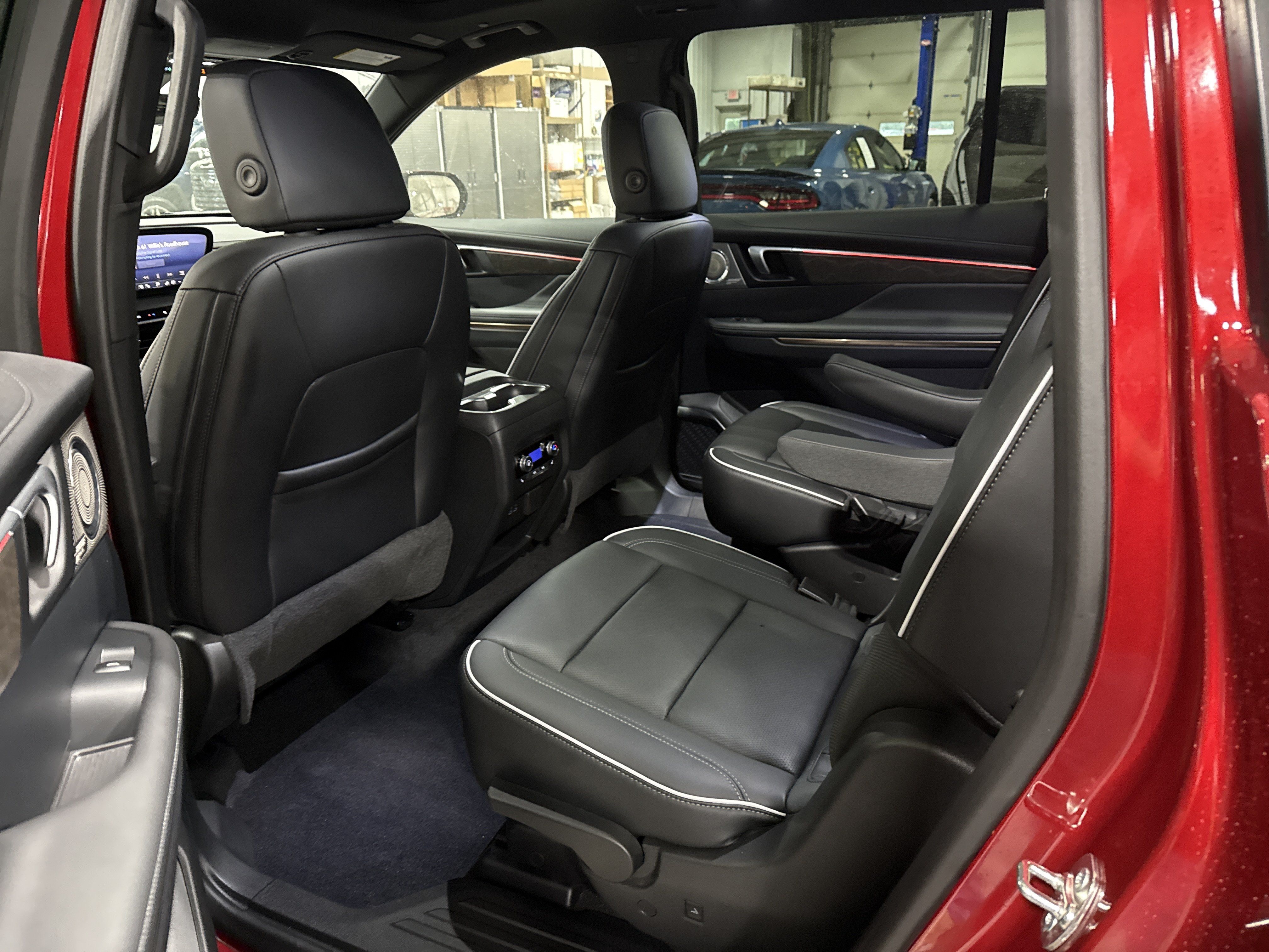 Used 2026 Buick Enclave Avenir w/ Super Cruise Package AWD/4WD image 8