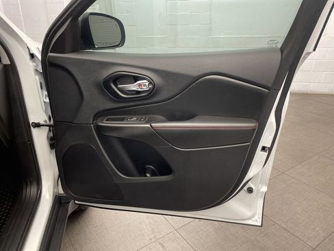 Certified 2021 Jeep Cherokee Trailhawk w/ Comfort/Convenience Group image 27