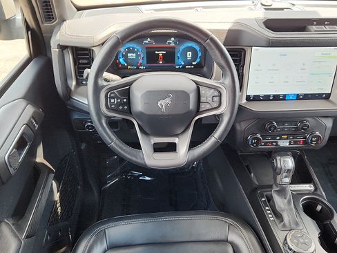 Used 2025 Ford Bronco Outer Banks AWD/4WD image 11