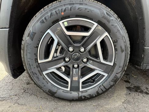 New 2026 Jeep Cherokee Laredo AWD/4WD image 10