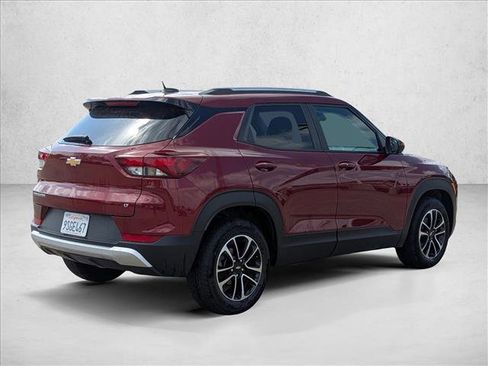 Used 2025 Chevrolet TrailBlazer LT image 5