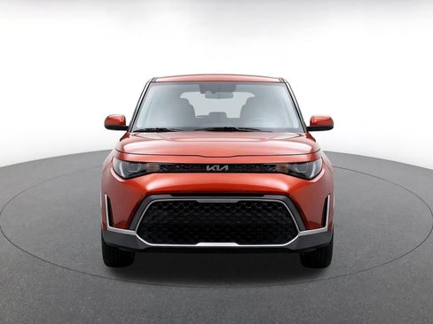 Used 2025 Kia Soul LX w/ LX Technology Package FWD image 2