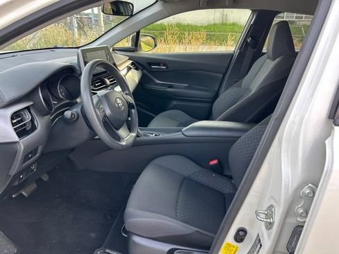 Used 2020 Toyota C-HR LE FWD image 6