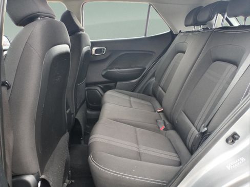 Used 2022 Hyundai Venue SEL w/ Cargo Package image 27