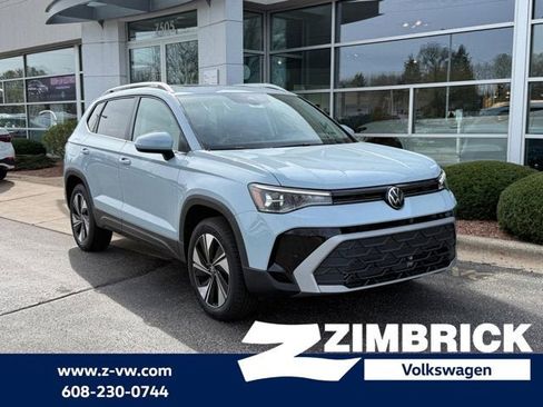 New 2026 Volkswagen Taos SE AWD/4WD image 1