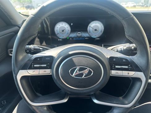 Used 2023 Hyundai Elantra Limited image 6