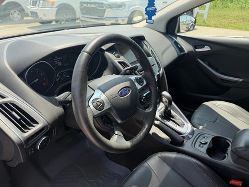 Used 2014 Ford Focus Titanium FWD image 9