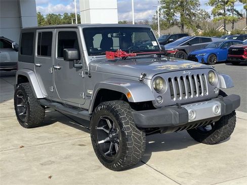 Used 2014 Jeep Wrangler Unlimited Sahara w/ Max Tow Package image 4