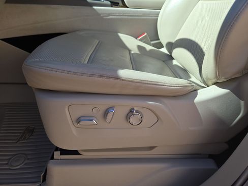 Certified 2022 Cadillac Escalade Sport Platinum w/ Heavy-Duty Trailer Package image 17