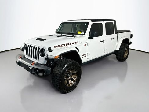 Used 2020 Jeep Gladiator Mojave AWD/4WD image 3