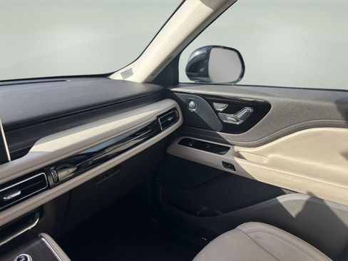 Certified 2022 Lincoln Aviator Reserve w/ Equipment Group 201A image 18