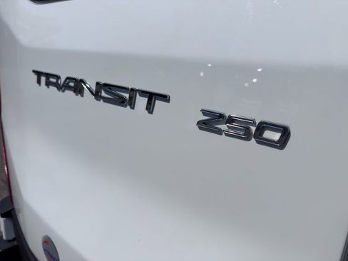 Used 2023 Ford Transit 250 Medium Roof RWD image 38