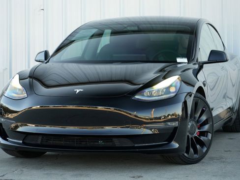 Used 2022 Tesla Model 3 Performance image 3