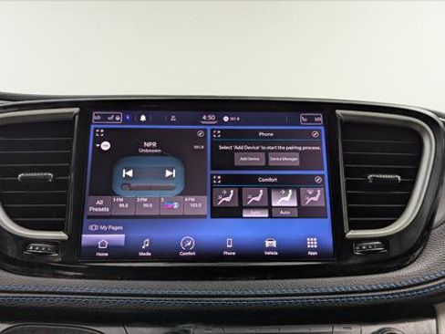 Used 2021 Chrysler Pacifica Touring-L image 26