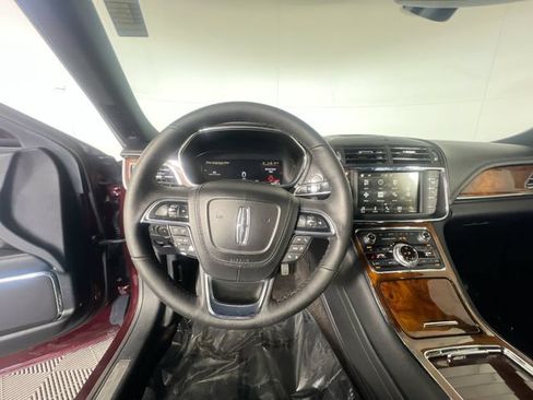 Used 2018 Lincoln Continental Premiere FWD image 14
