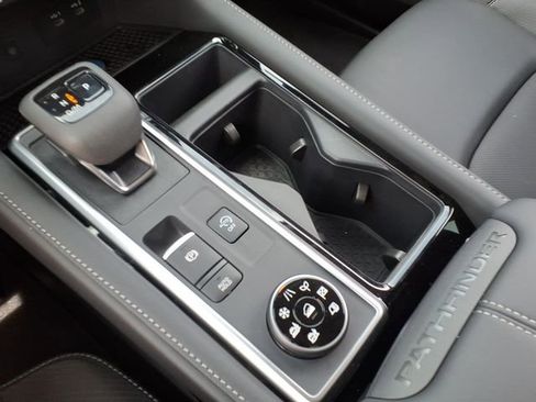 New 2026 Nissan Pathfinder SL image 24