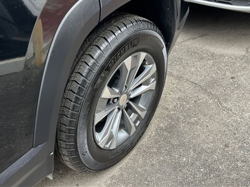 Used 2025 Chevrolet Equinox LT image 30