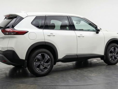Used 2025 Nissan Rogue SV AWD/4WD image 9