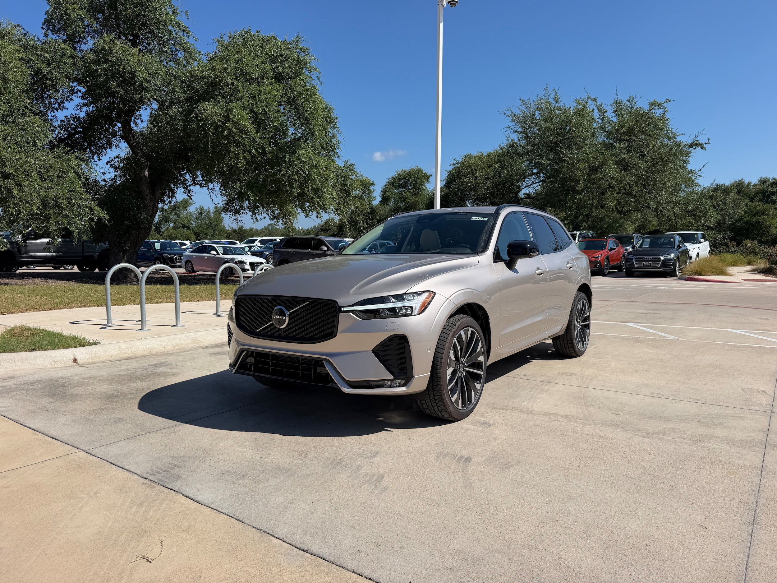 New 2026 Volvo XC60 B5 Ultra w/ Protection Package Premier AWD/4WD image 2